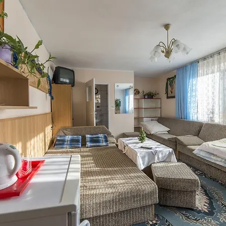 Pod Reglami ホームステイ ザコパネ